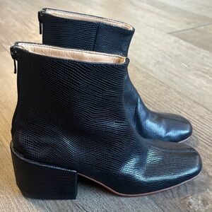 Zou Xou Beia Textured Black Leather Round Toe Ankle Boots w Chunky Block Heel